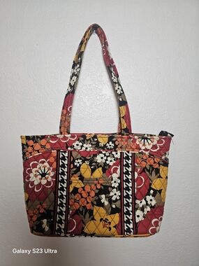 Vera Bradley Quilted Floral Shoulder Bag Zipper Accents Multicolor Strap